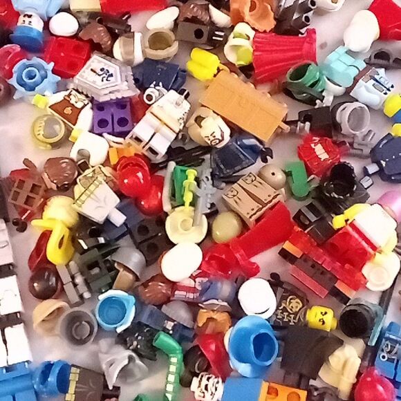 Lego Minifigure Parts Accessories Pieces Bulk Minifigures Mixed Lot WYSIWYG - Picture 4 of 6